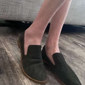 Levity Carla Dark Grey Suede Slip On Flats Women’s Size 8